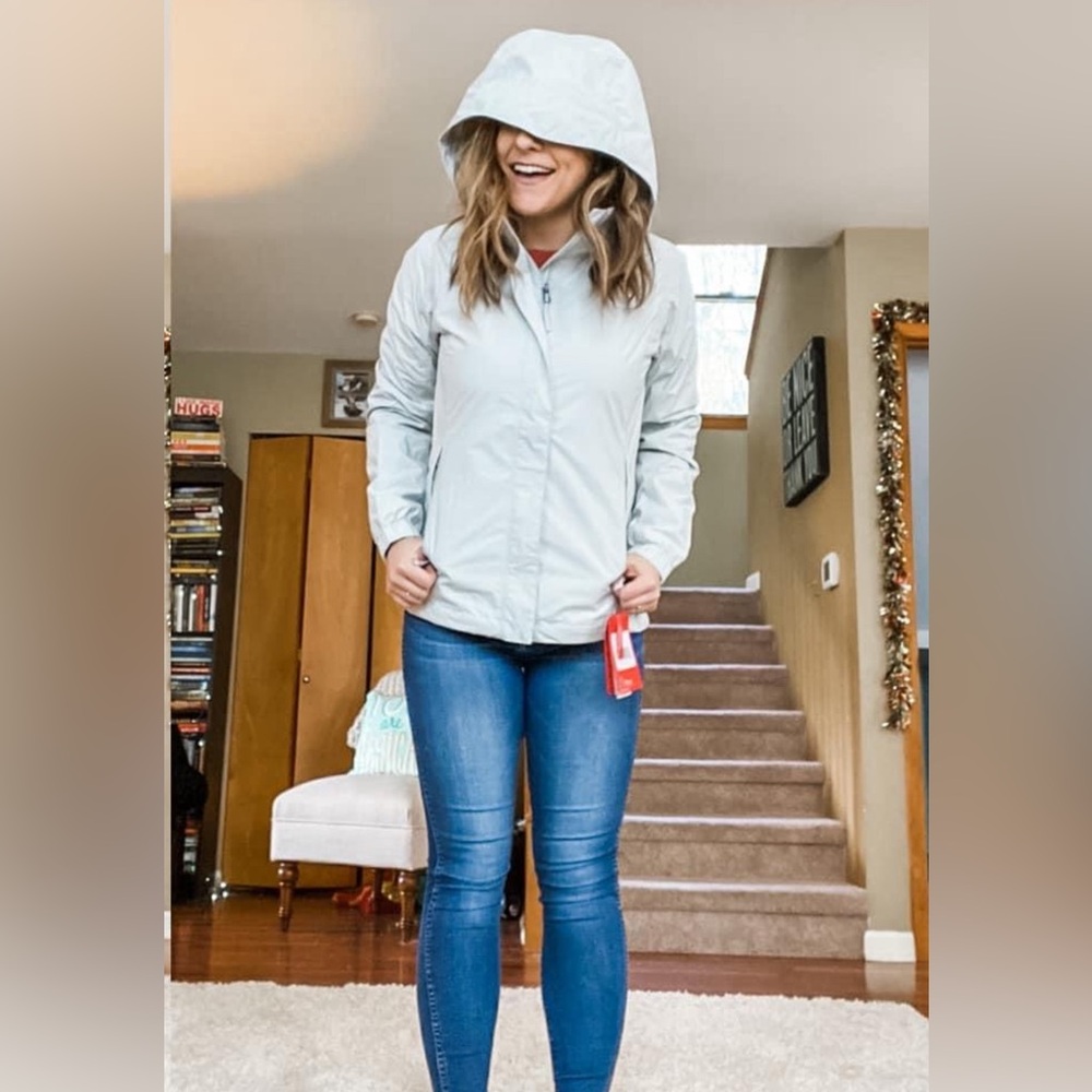 NWOT North Face women’s rain jacket with mesh interior